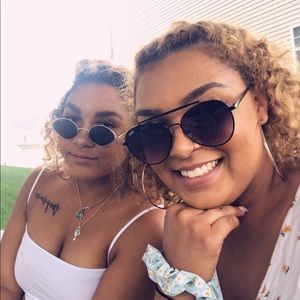 Meet your Posher, Dana